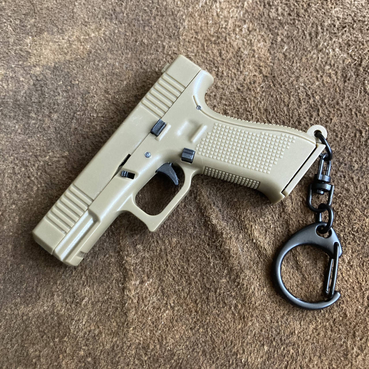 

Брелок пистолет Glock G45 хаки