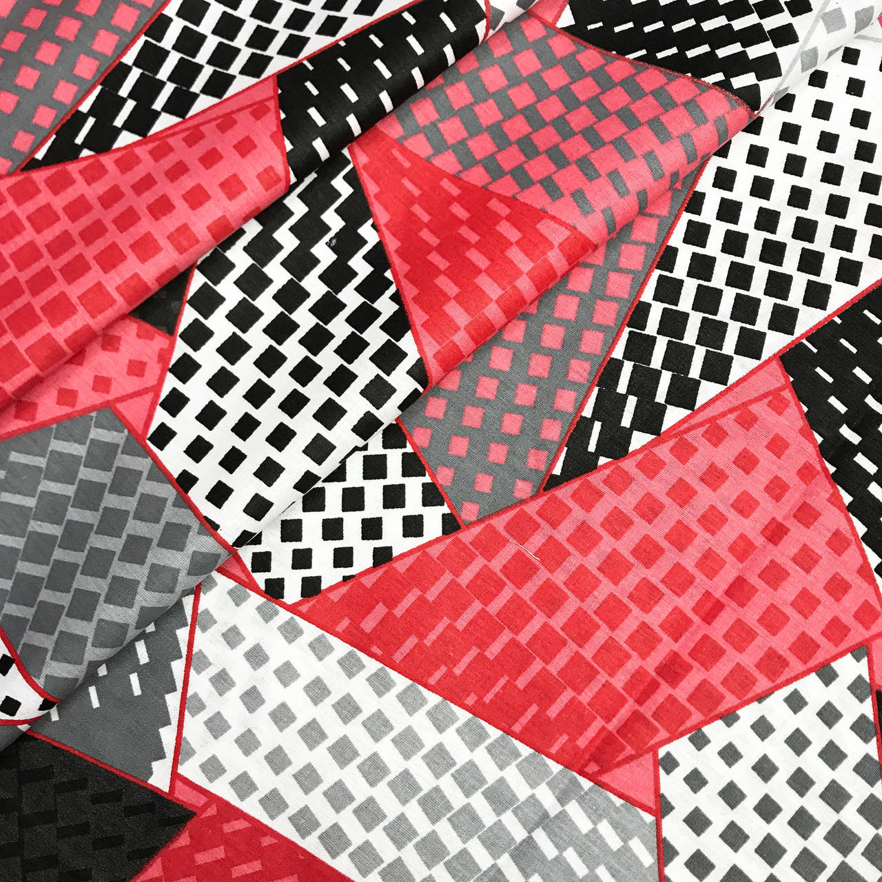 

Турецкая хлопковая ткань ранфорс "Геометрия переплёт красная, черная с белым и серым" 240 см, Разные цвета