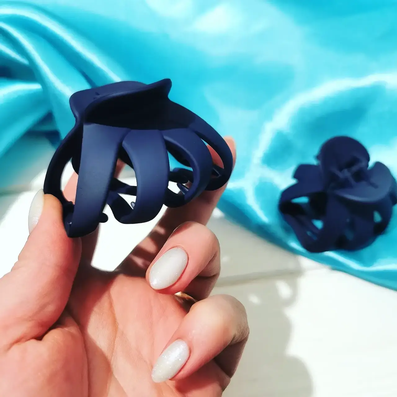 

Заколка краб, Синий