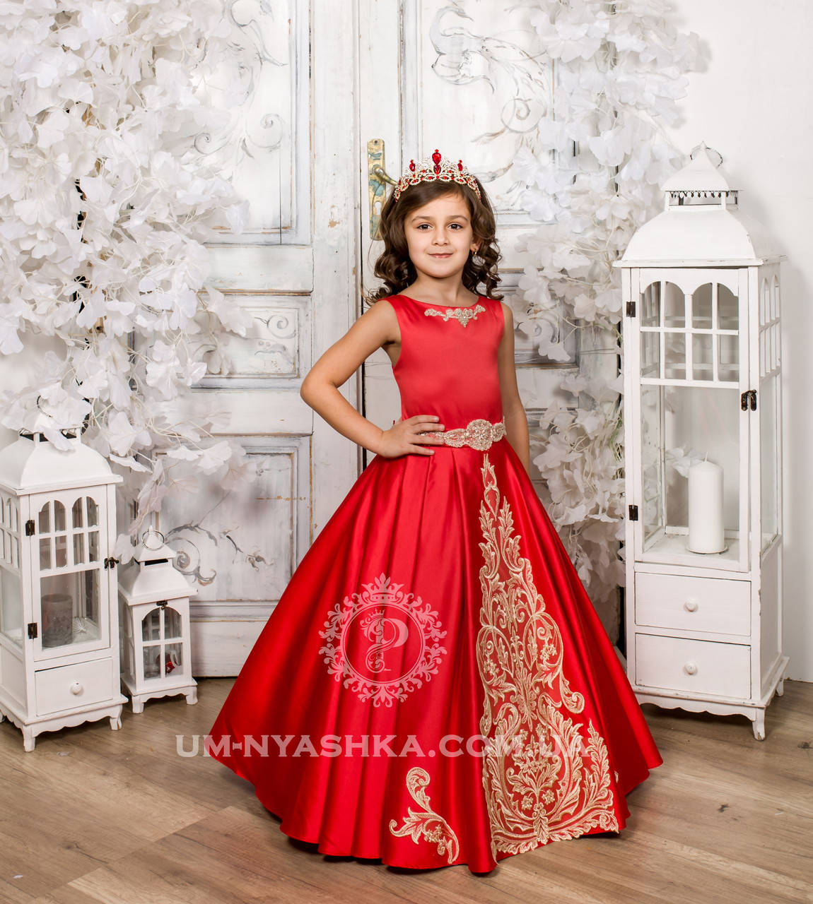 

Шикарное длинное платье с золотым купоном на 6-10 лет, Красный
