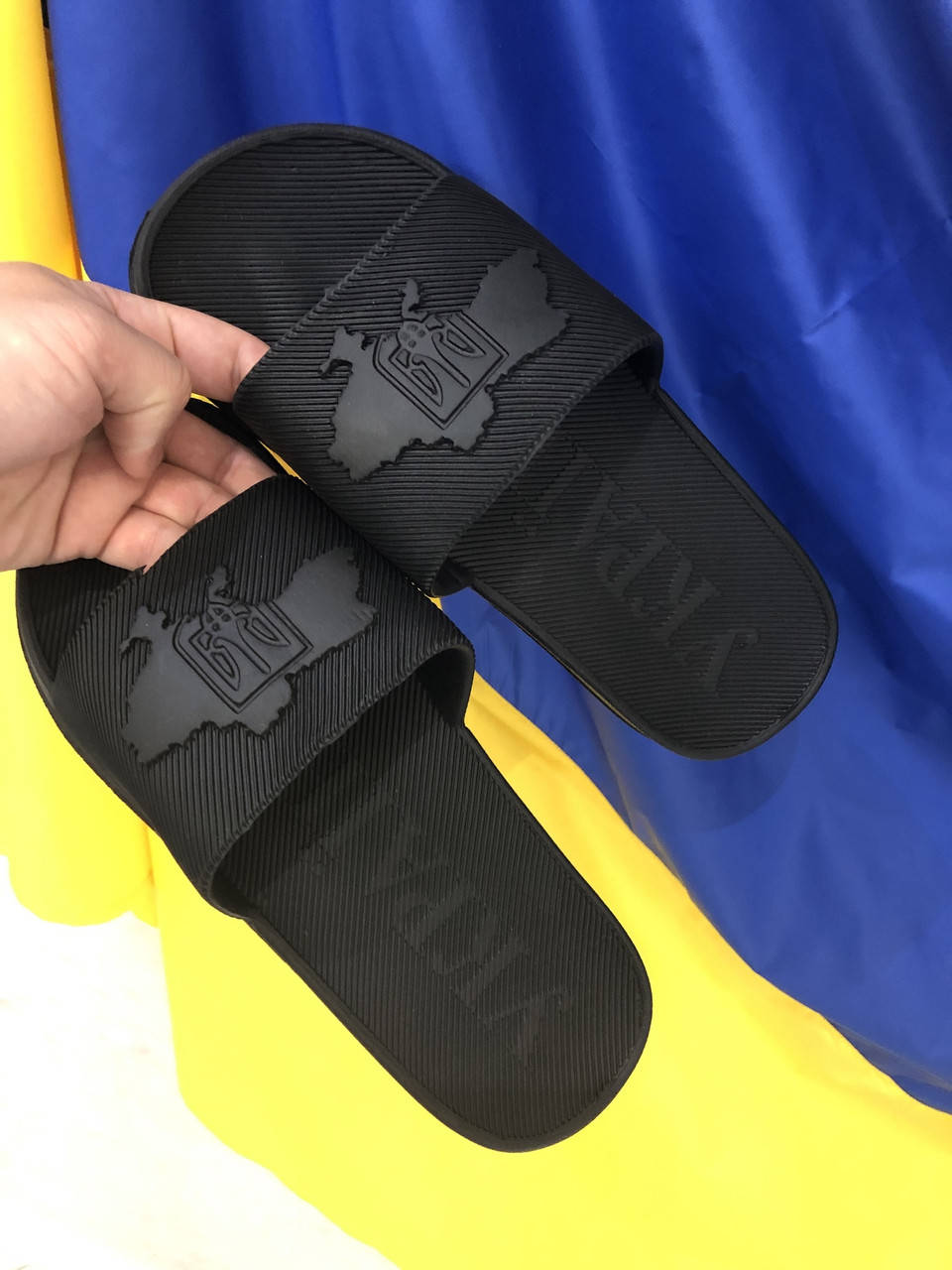 

Мужские шлепанцы черные Украина [39-46] р. (42-43-27см), Черный