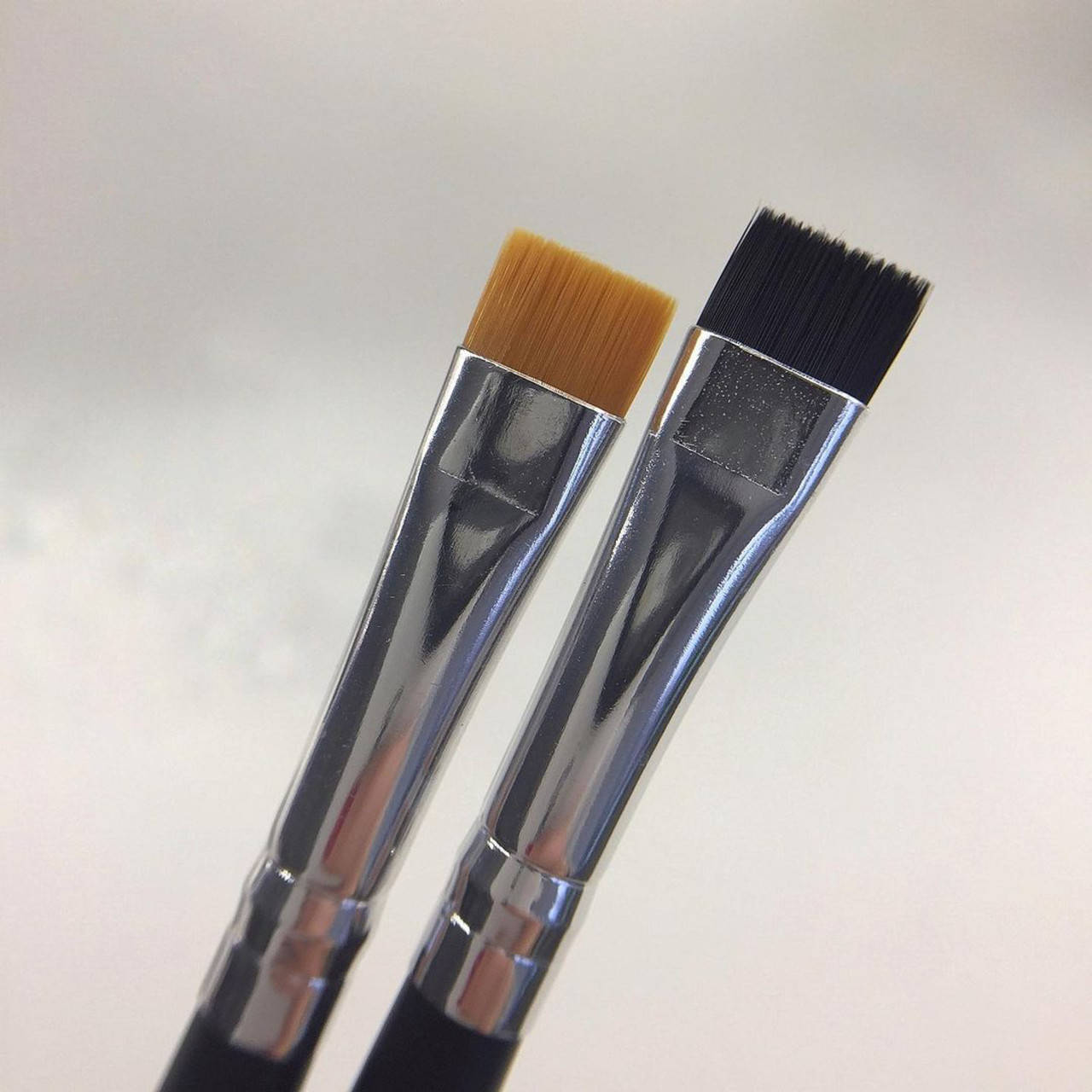 

Прямая кисть для бровей Mileo чорна, № 4