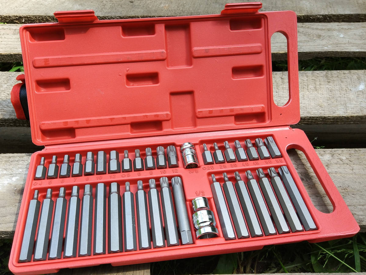 

Набор бит 40шт. шестигранники, звезды, 12-ти гранные HEX, TORX, SPLINE
