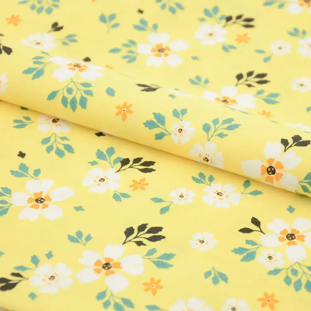 

Ткань хлопок для рукоделия цветочки на жёлтом фоне