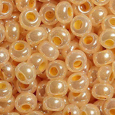 

526-10/0-37383 Бісер Чехія (перламутровий, персиковий кремовий блідий)