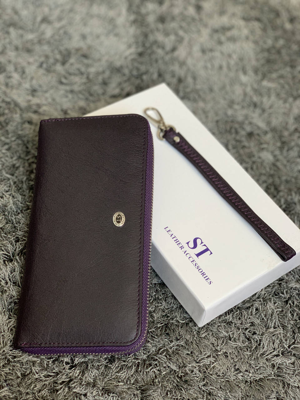 

Кожаный женский фиолетовый кошелек на молнии ST 45-2 Violet