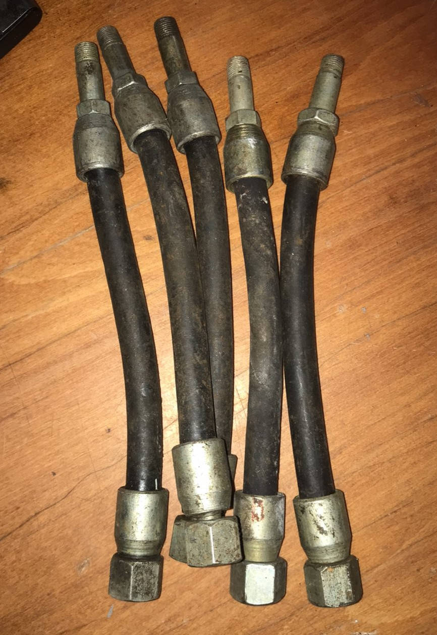 

Шланг подкачки колеса ЗИЛ 131 L=225мм (внутренний)