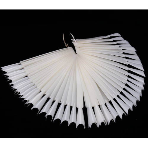 

Палитра на кольце Стилет молочная (50 образцов)