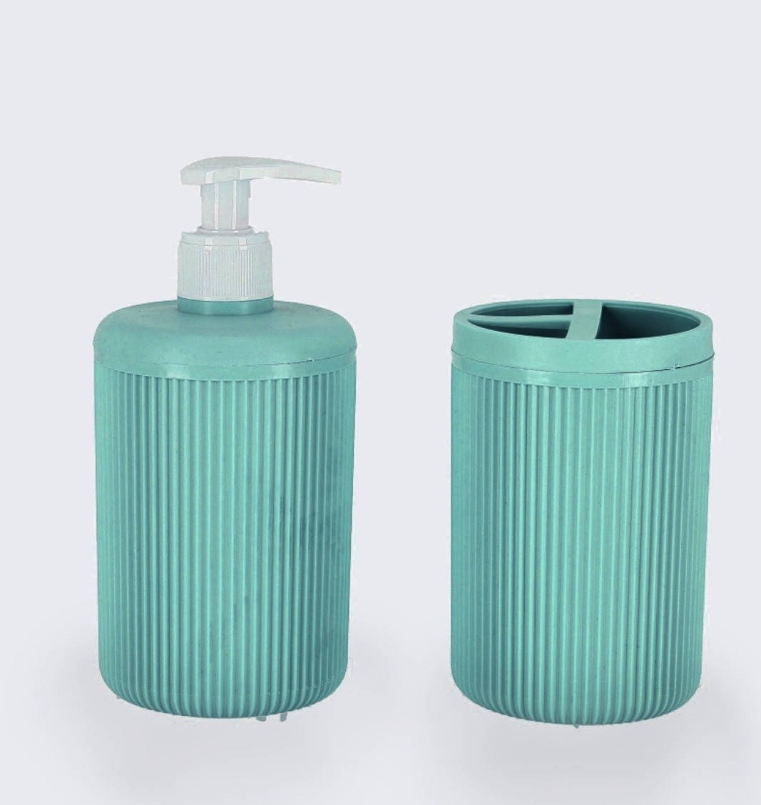 

Набор аксессуаров для ванной. Дозатор для жидкого мыла и стакан. Бирюзовый