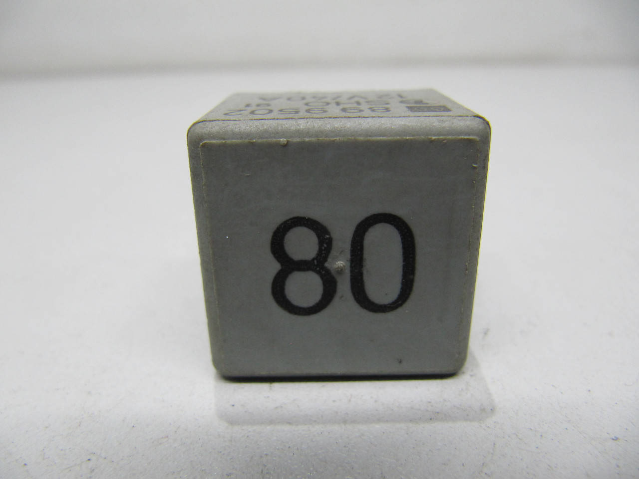 

Реле топливного насоса бензонасоса 80 Гольф2 Джетта2 Пассат Б3 Оригинал 191 906 383