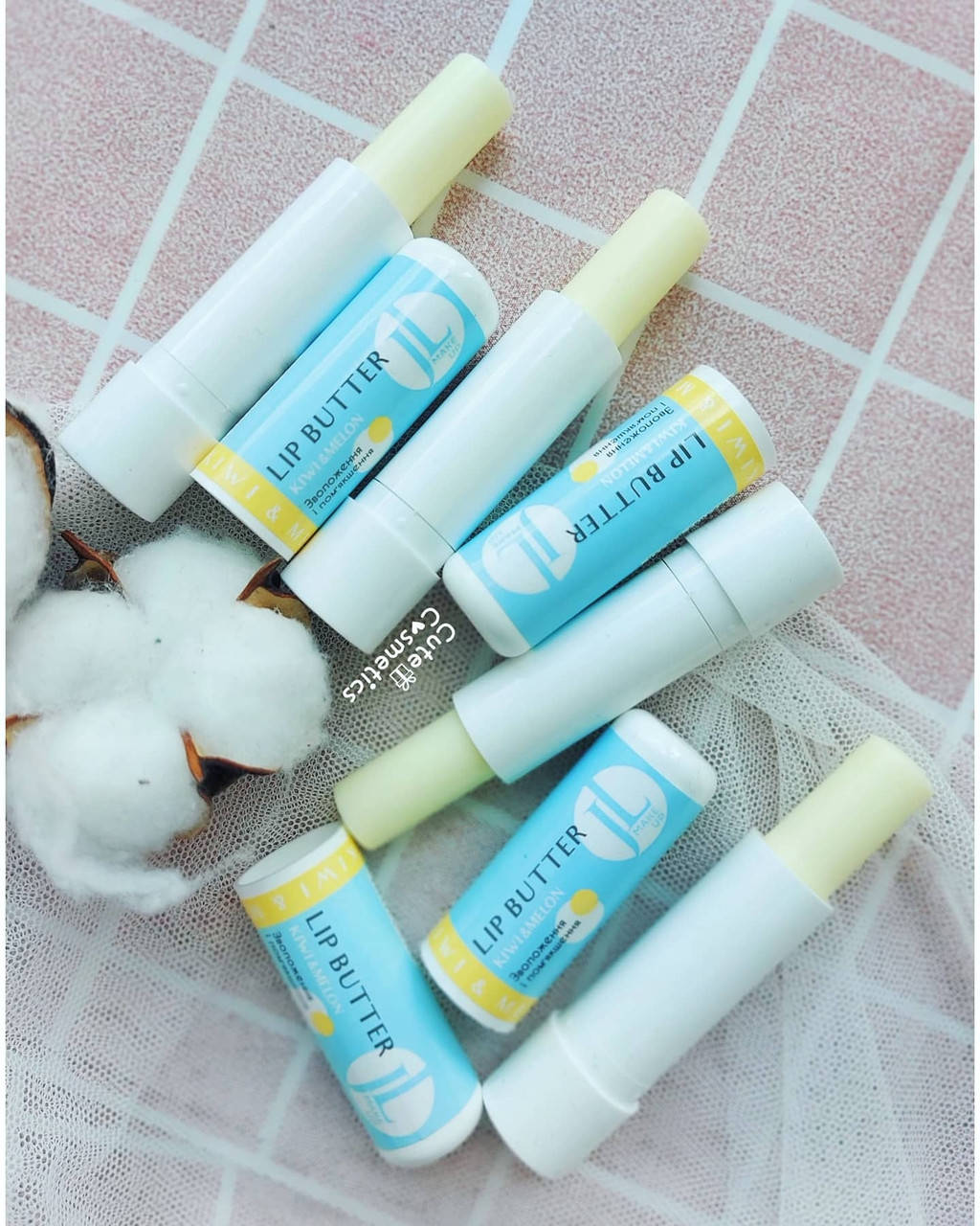 

Бальзам - масло для губ, с ароматом киви, дыня.