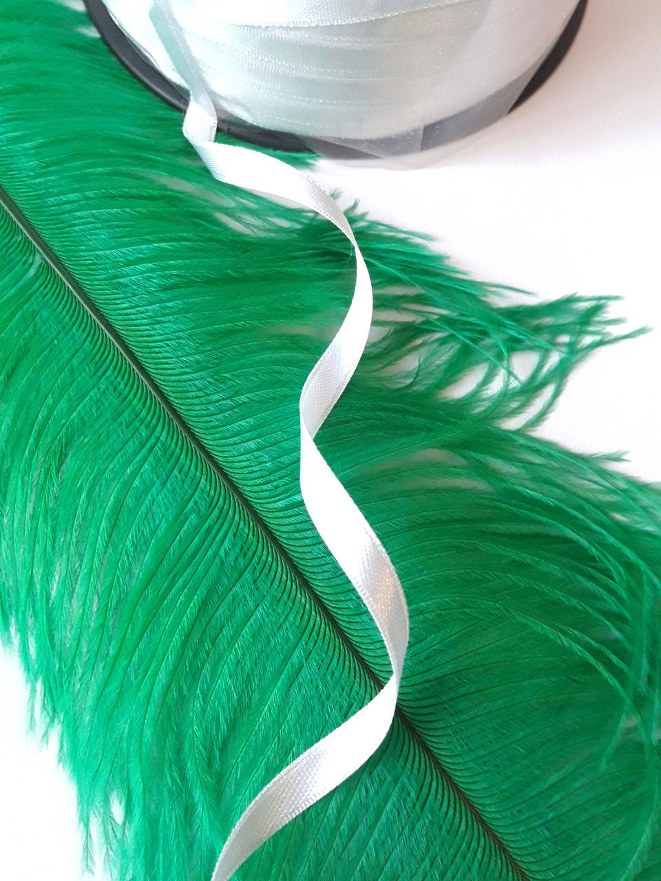 

Стрічка атласна тоненька двостороння 6 мм. Біла. Ціна за 25 метрів, Белый