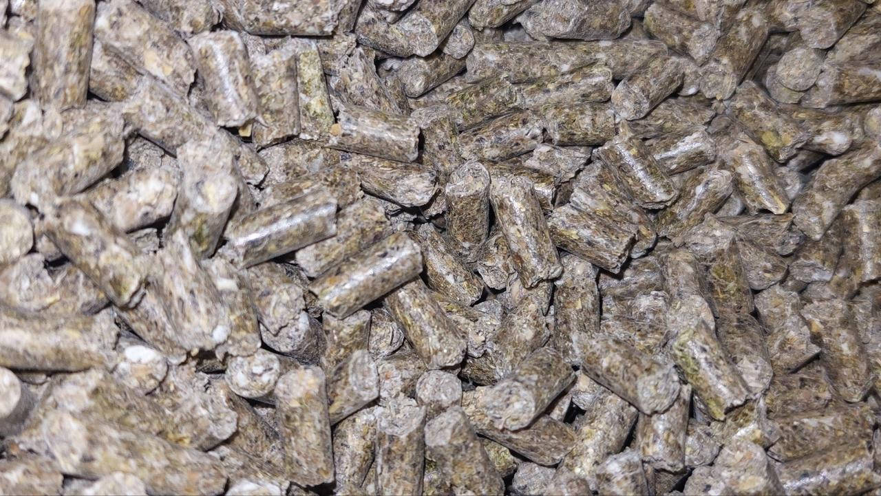 

Гранулированный корм, комбикорм для грызунов, корм для кроликов, морских свинок 1кг