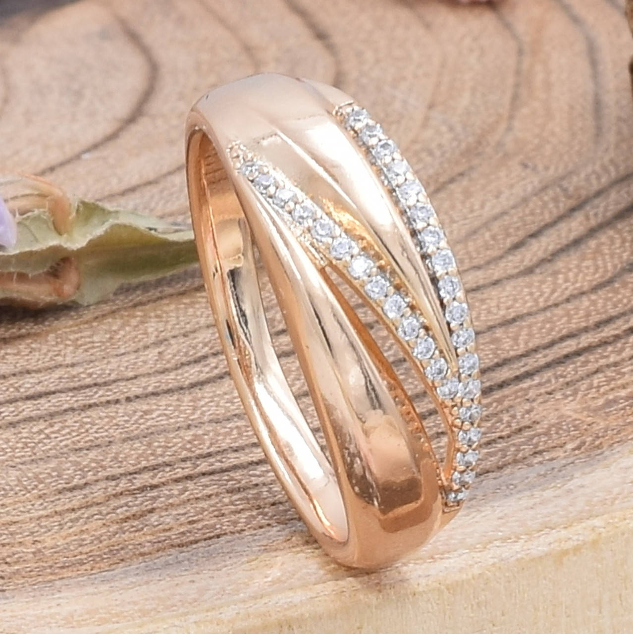 

Кольцо Xuping 31271 ширина 8 мм белые фианиты позолота 18К размер 19