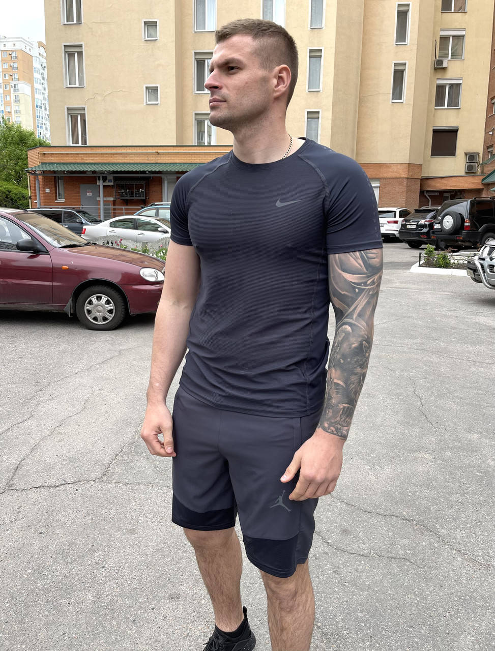 

Чоловіча футболка NIKE, Темно-серый