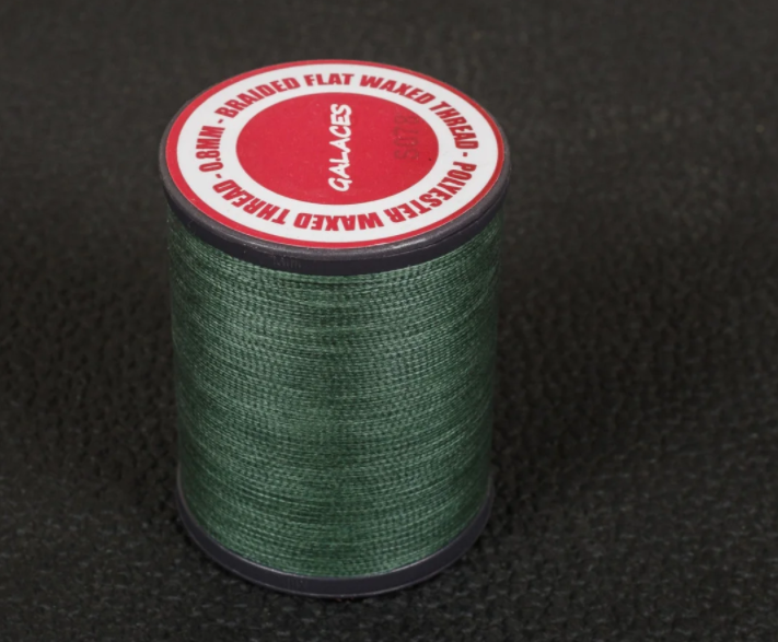 

Нитка вощёная, т. 0.8 мм цв. темно-зеленый (S078), плоский шнур 110 метров