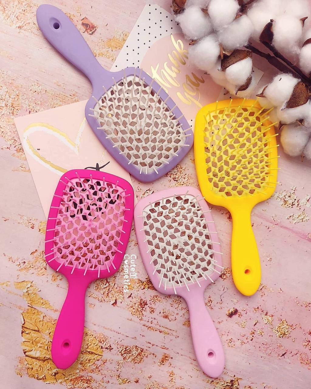 

Розчіска для волосся матова Cecilia Super Hair Brush .