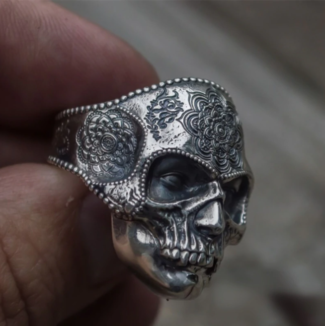 

Кольцо мужское стальное SANTA MUERTE SKULL печатка перстень из медицинской нержавеющей стали 316L с Черепом