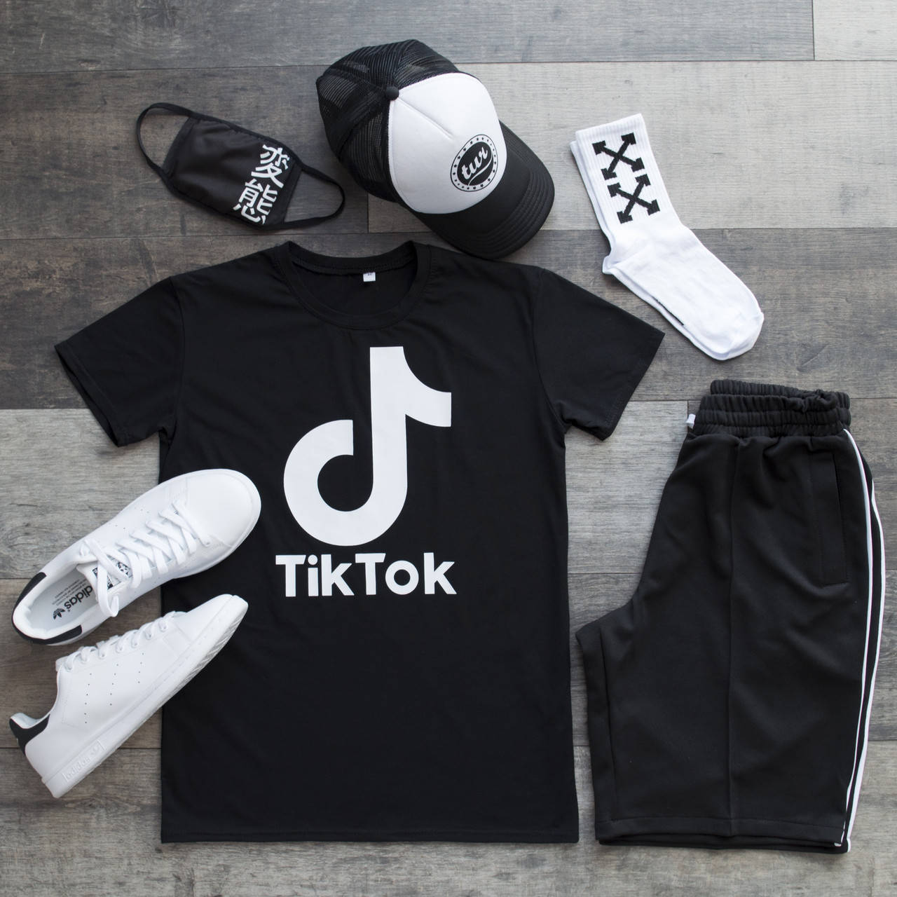 

Мужской комплект футболка шорты TikTok Черный, M