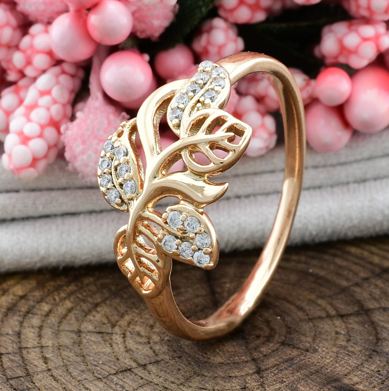 

Кольцо Xuping 15228 ширина 11 мм белые фианиты позолота 18К размер 19