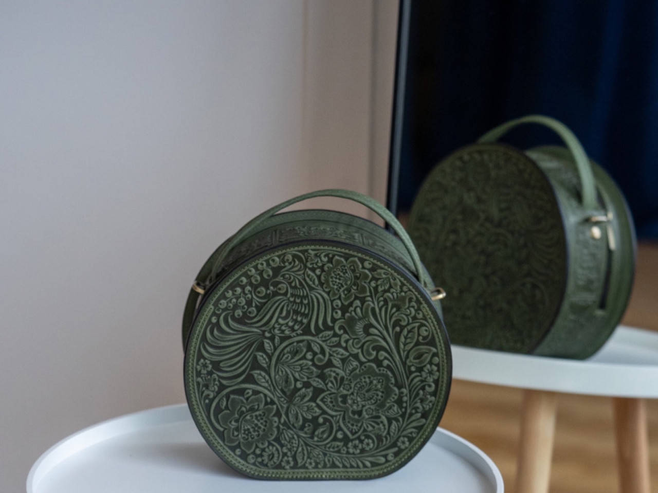 

Сумка з натуральної шкіри ручної роботи "Жайворонок" кругла колір оливковий, Оливковый