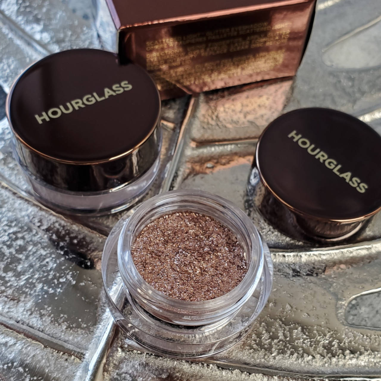 

Глитерные тени Hourglass Scattered Light Glitter Eyeshadow (Ray) 3.5 g