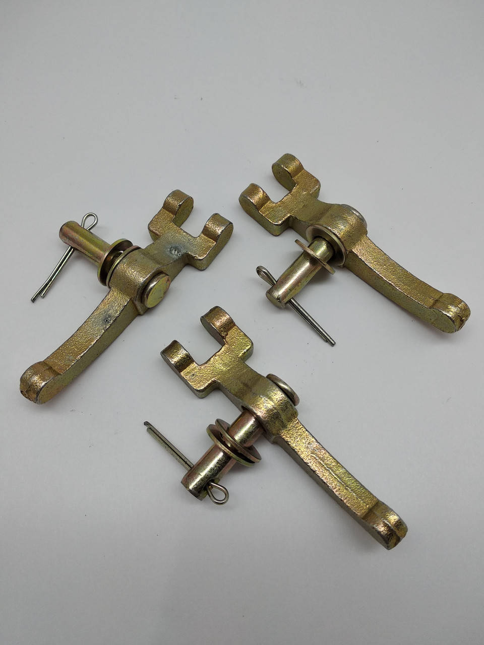 

Вилочки выжимные сцепления R180 190 195 комплект