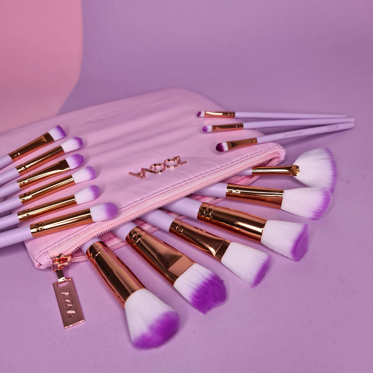 

Набор кистей для макияжа ZOEVA Pink (15 шт.)