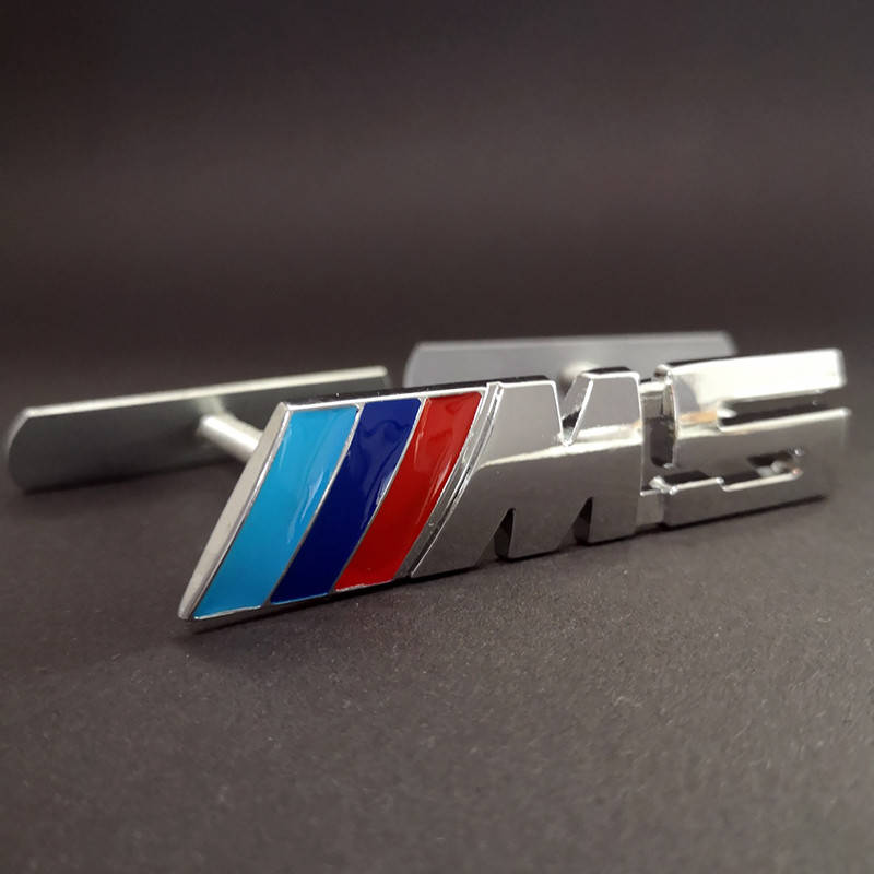 

Значок bmw M 5 на решетку радиатора