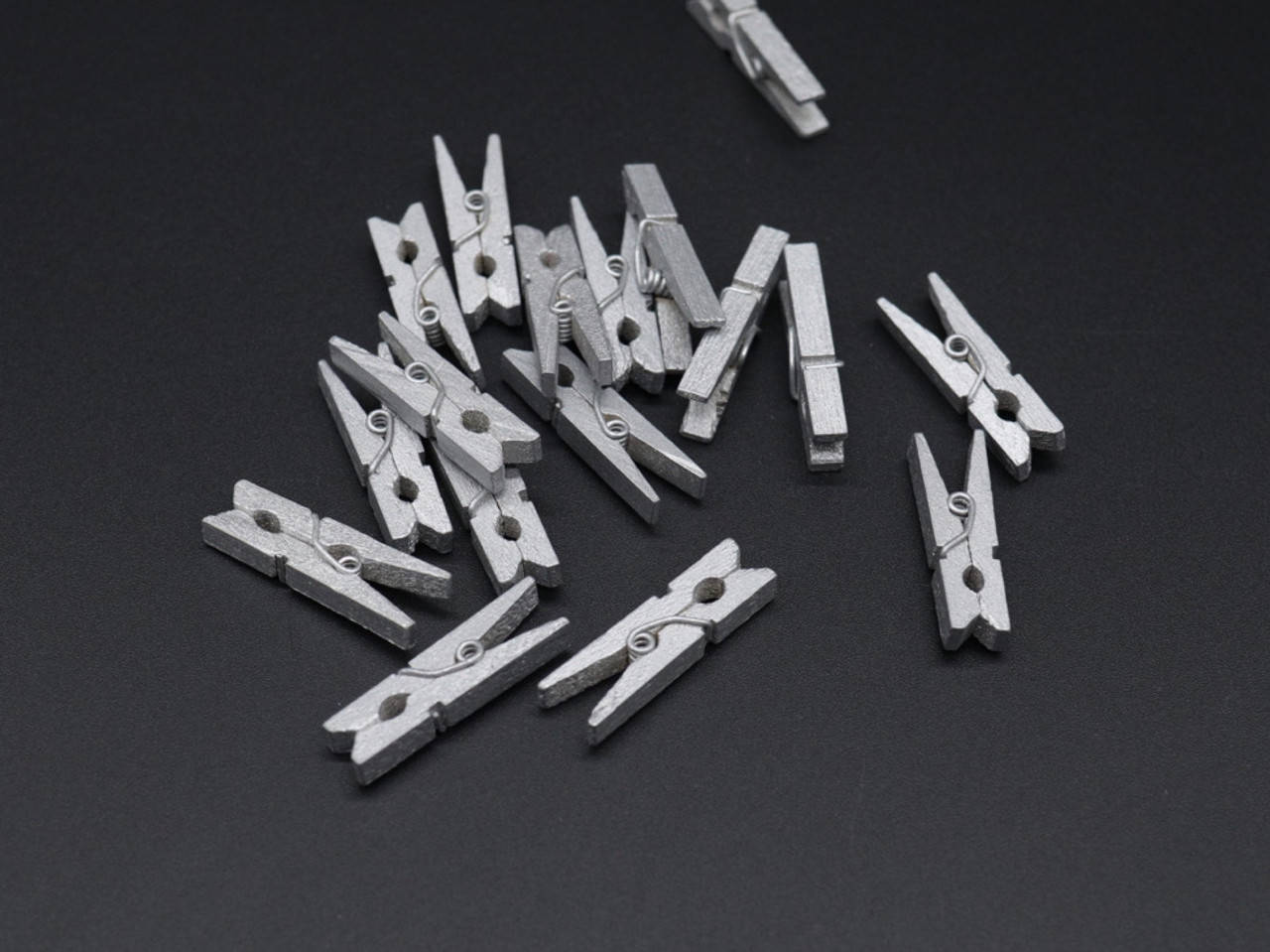 

Деревянные заготовки для творчества. Прищепка. Цвет "серебро". 30х8мм