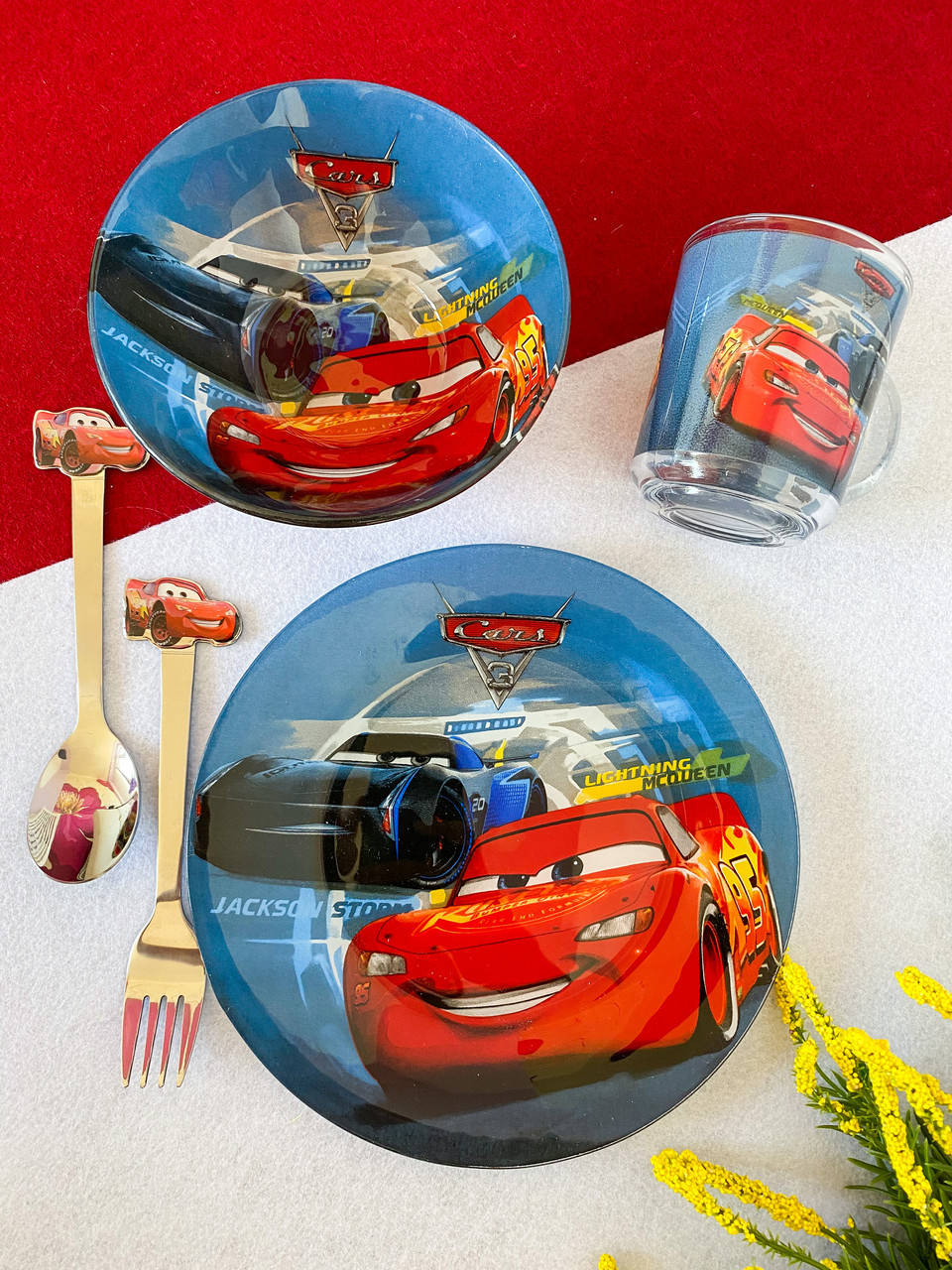 

Набор детской стеклянной посуды со столовыми приборами "Молния Маквин"