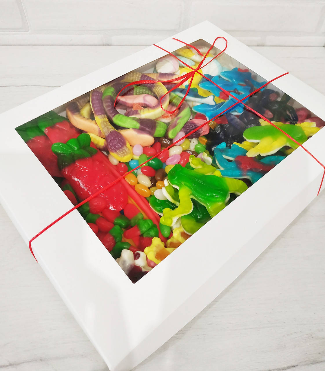 

1500 грамм Желеек - Подарочный Свит Бокс с жевательными конфетами: Тролли, Фини, Мармелад провода ленты 1,5 кг