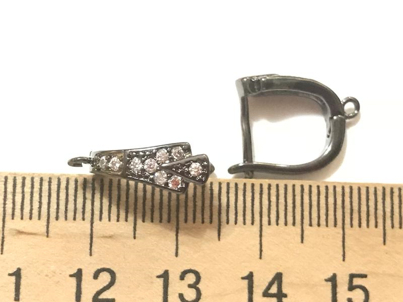 

Швенза с фианитами ( гипоаллергенный сплав) 1 пара цвет черный