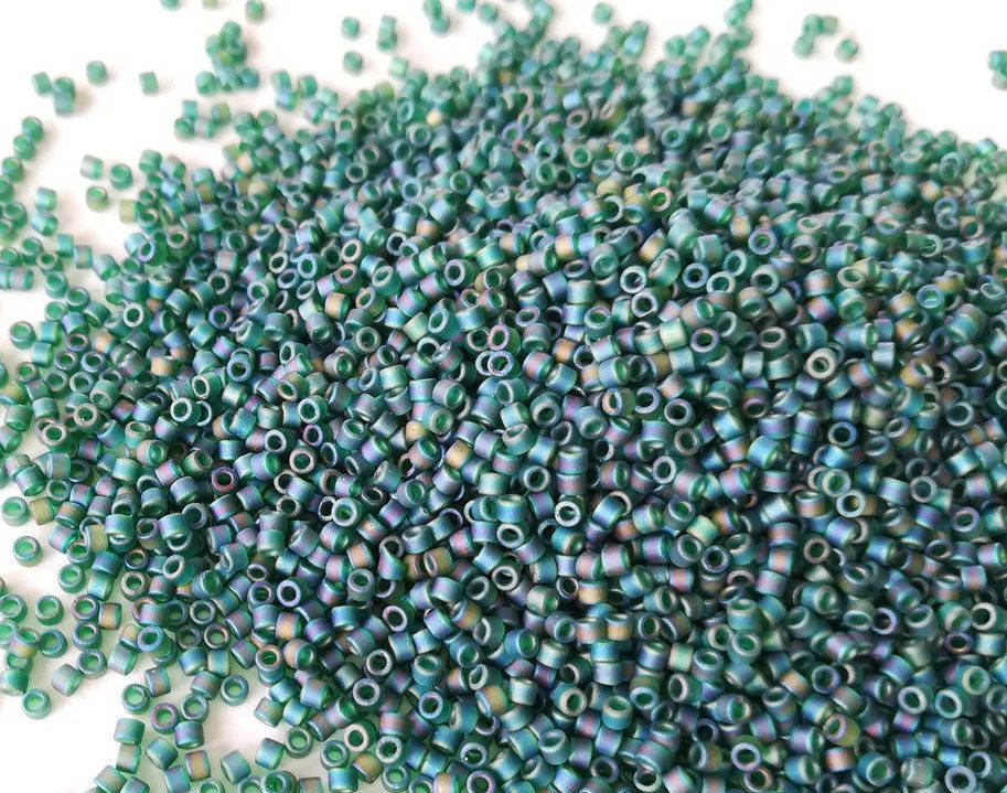 

Японський бісер Miyuki Delica 11/0 DB0859 Emerald AB Matted
