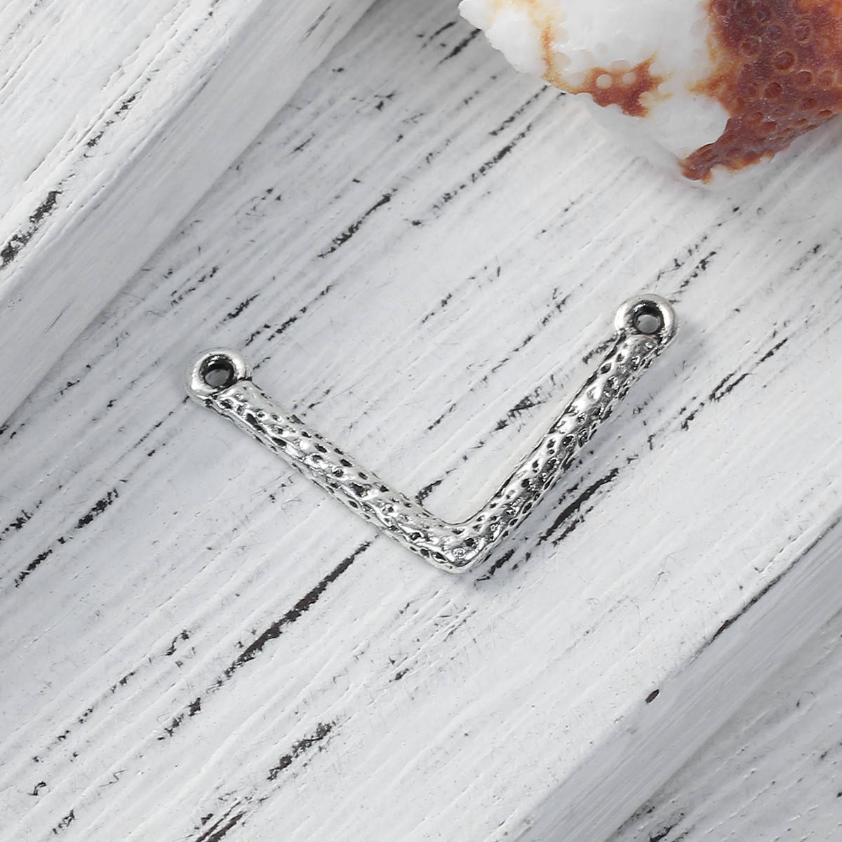 

Коннекторы Уголок " V ", Цинковый сплав, Фурнитура, Цвет: Античное серебро, 25 мм x 14 мм