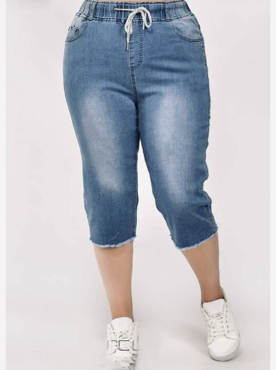 

Женские джинсовые бриджи размеры 50-52