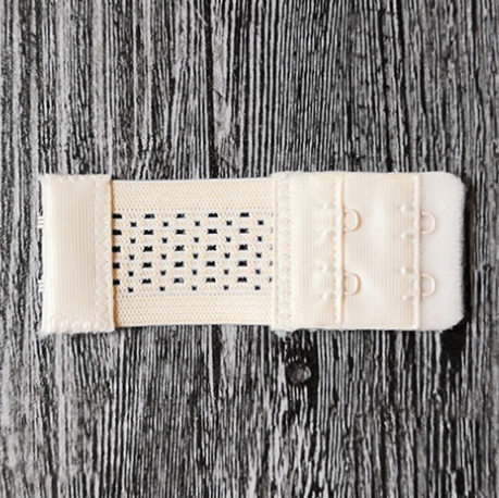 

Расширитель - удлинитель для бюстгальтера на 2 крючка, шириной 3,2 см с перфорированной резинкой телесный