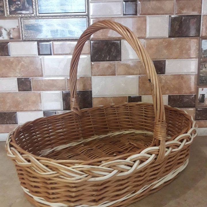 

Подарочная корзина из цельной лозы
