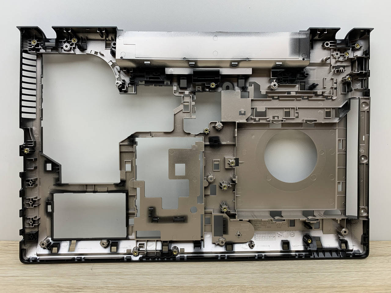 

Lenovo G500, G505, G510, G590 Корпус D (нижняя часть корпуса) новый