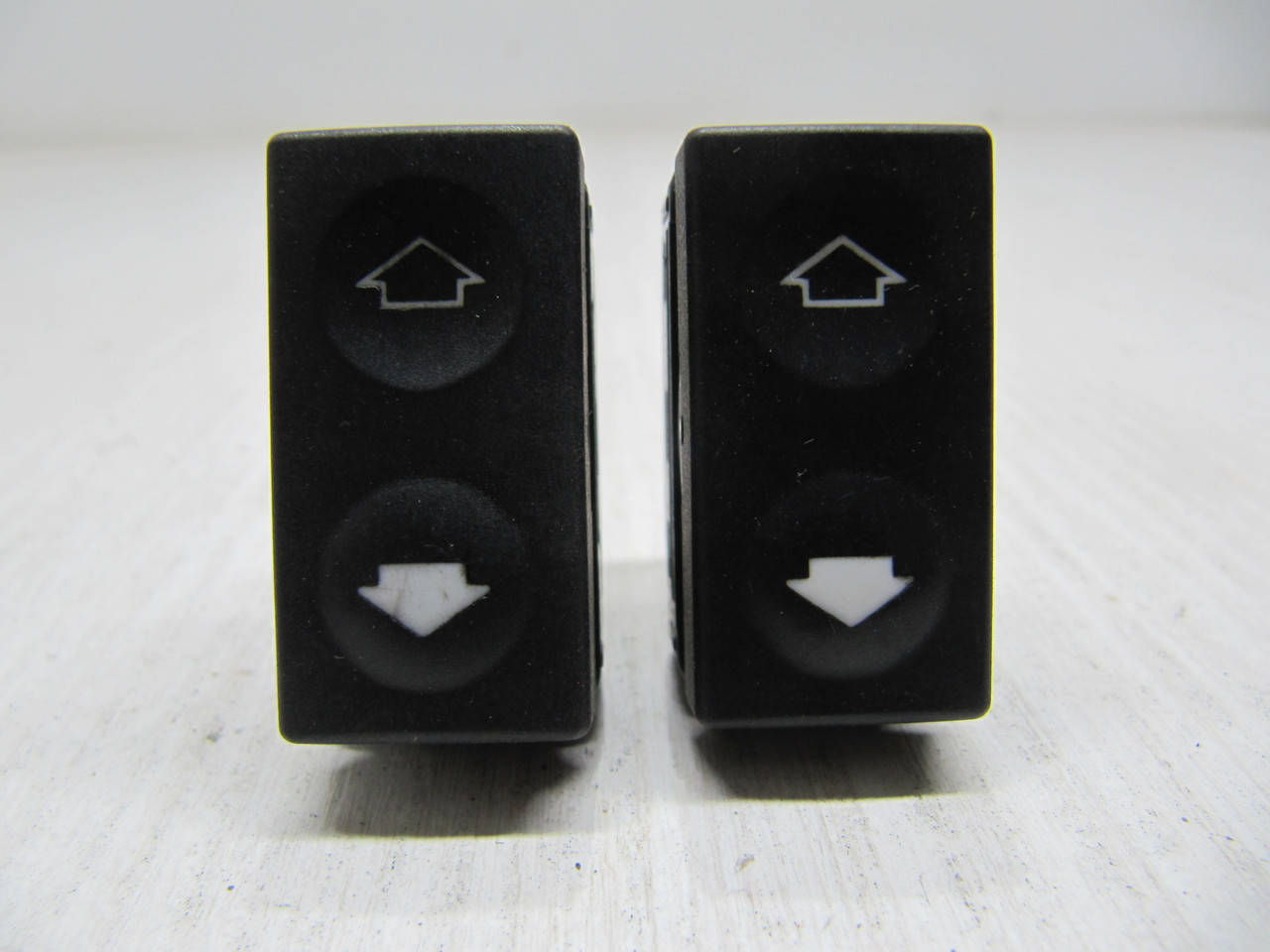 

Кнопка управления люка БМВ BMW 3 E36 Z3 Оригинал 61.31-1 387 916