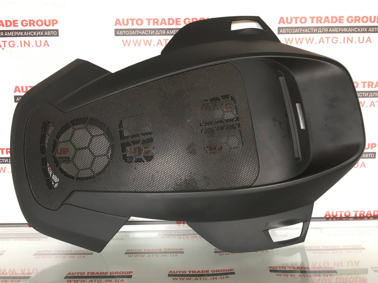 

Верхняя накладка торпедо Ford C-max MK2 13- CJ54S045N42