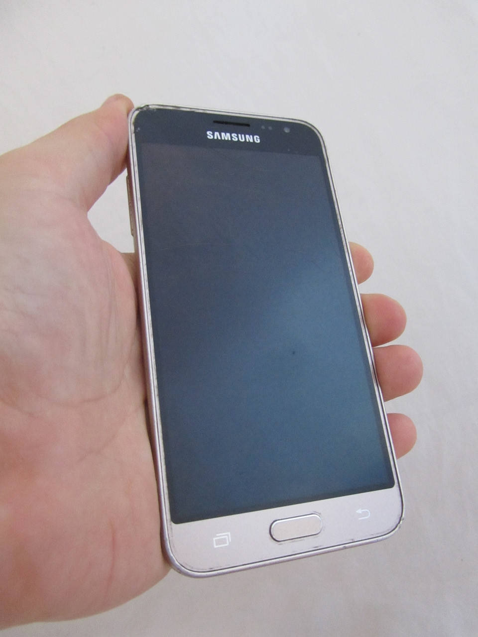 

Samsung Galaxy J3 2016 (SM-J320H/DS) Gold, Черный