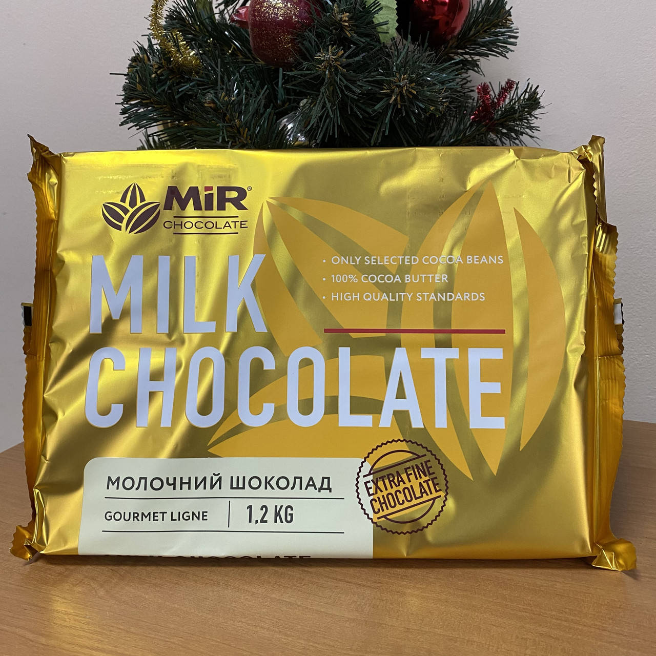 

Шоколад молочный 28% ТМ "Мир" (1,2кг)