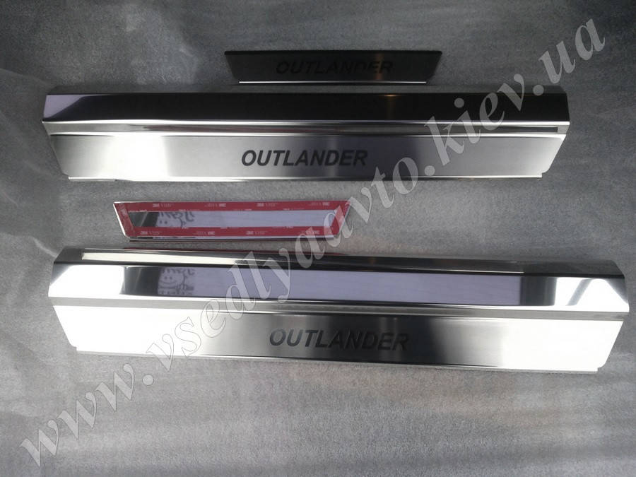

Накладки на пороги Mitsubishi OUTLANDER I с 2001-2006 гг. (Premium)