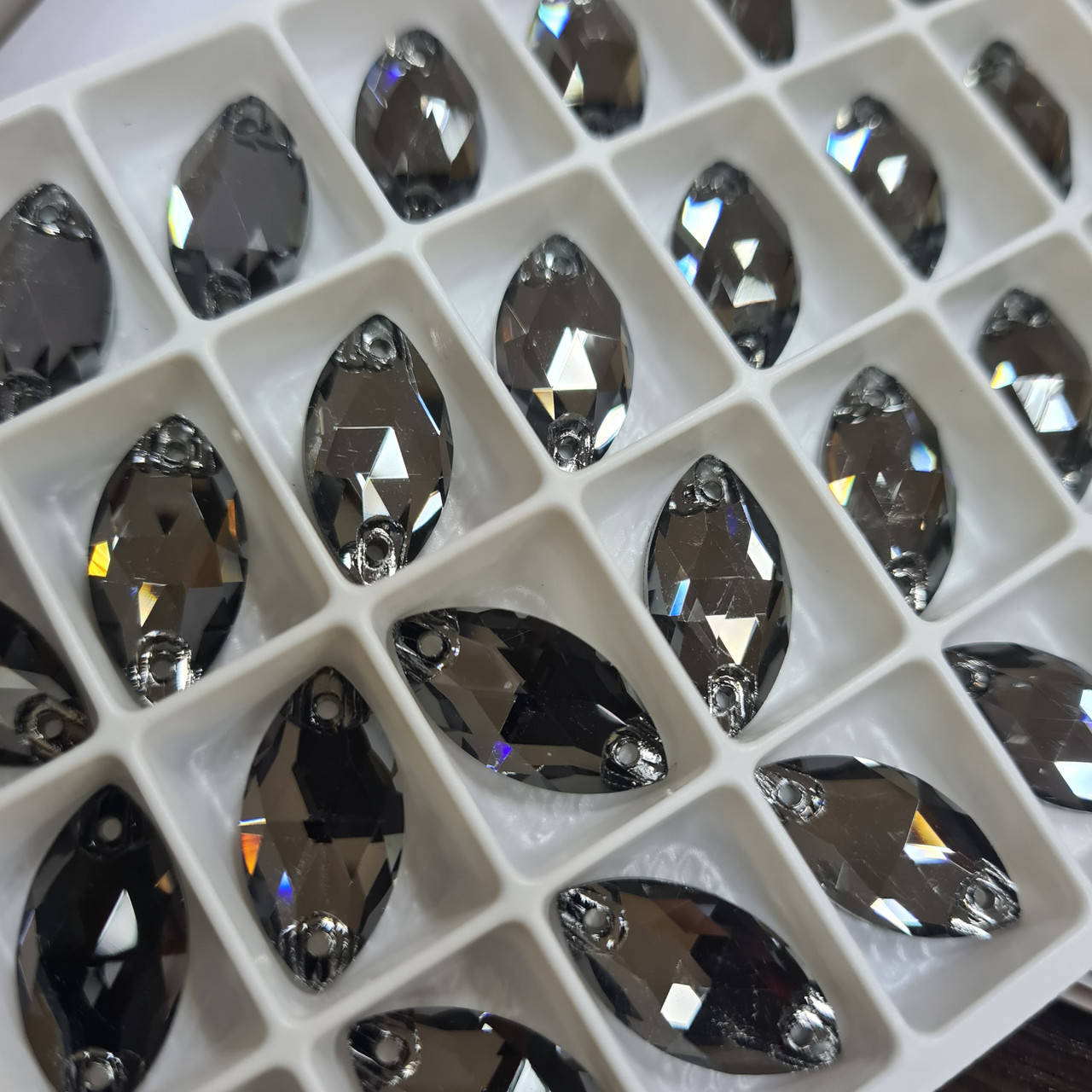 

Стразы пришивные LUX Маркиз 9*18мм. Black Diamond, Черный