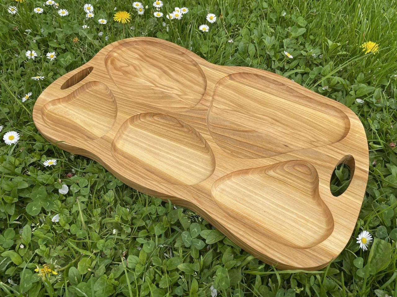 

Деревянная менажница, доска для подачи, доска разделочная, поднос 30/50 см.