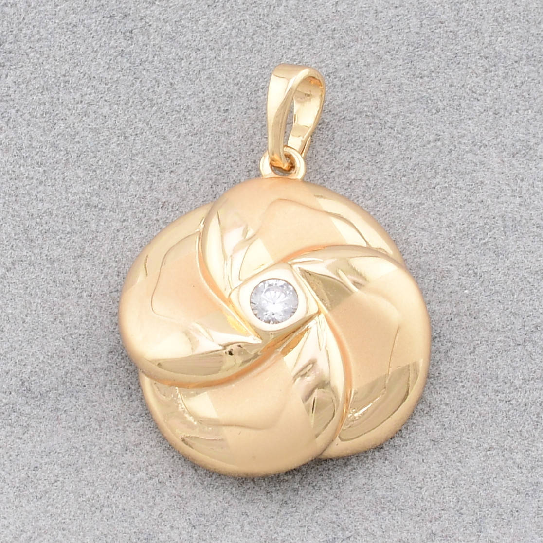 

Кулон для цепочки до 4 мм 80599 размер 27х20 мм белый фианит вес 2.7 г позолота 18К