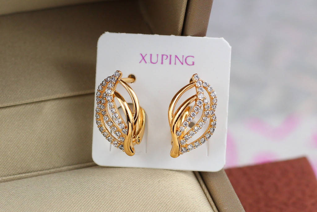 

Серьги подвески Xuping Jewelry цветок антуриума 1,7 см золотистые