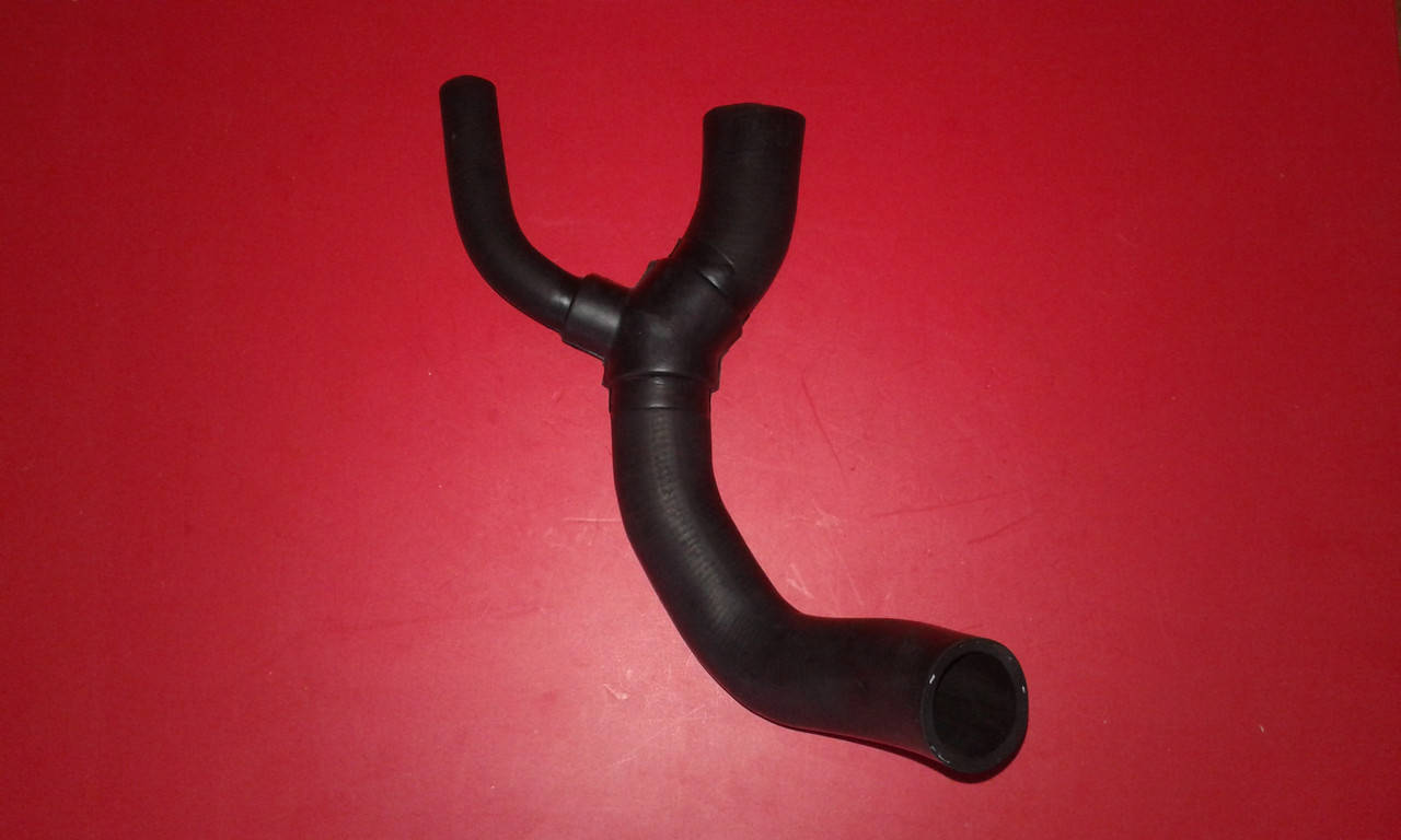 

Патрубок радиатора нижний Chery Amulet A15-1303110