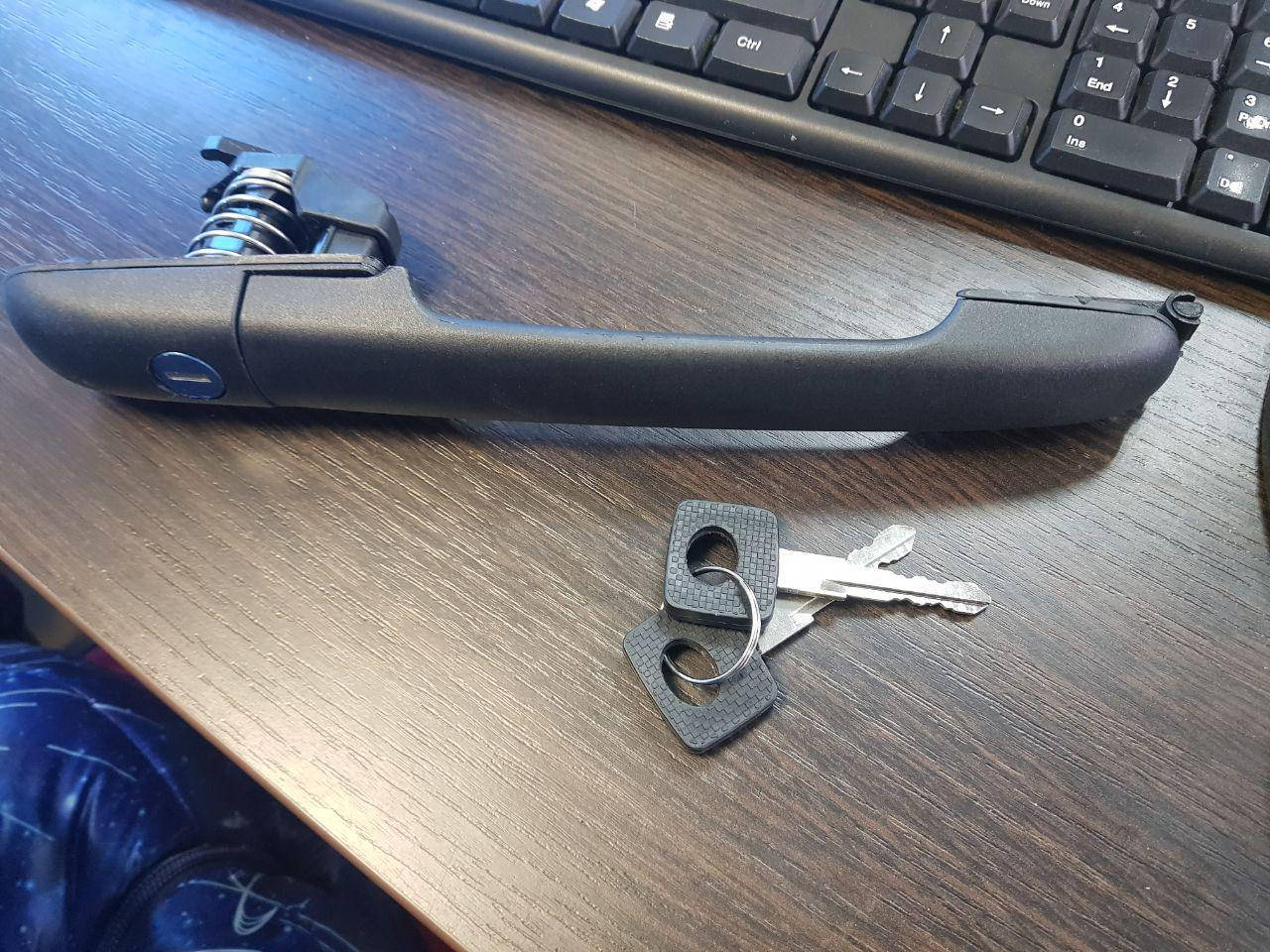 

Ручка двери Atego Axor Sprinter наружная